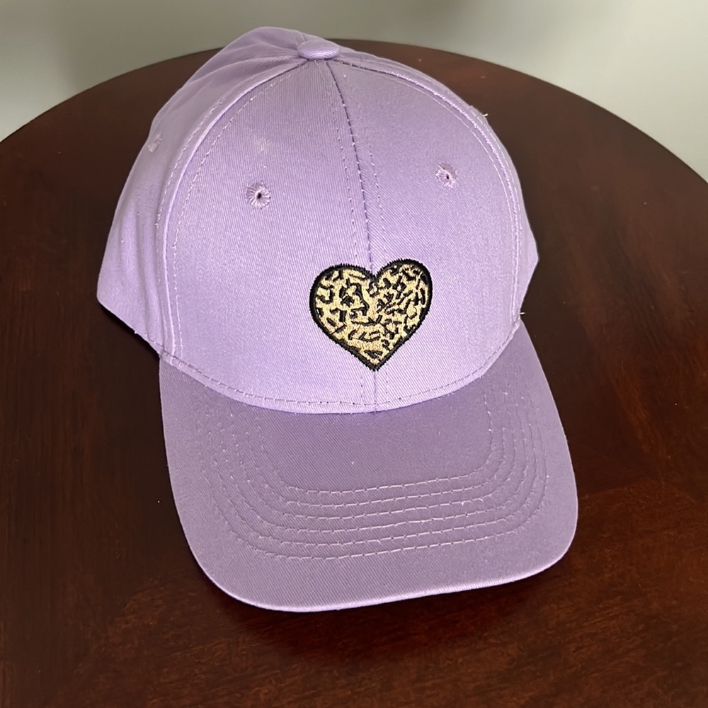 Lavender cap with heartpatch